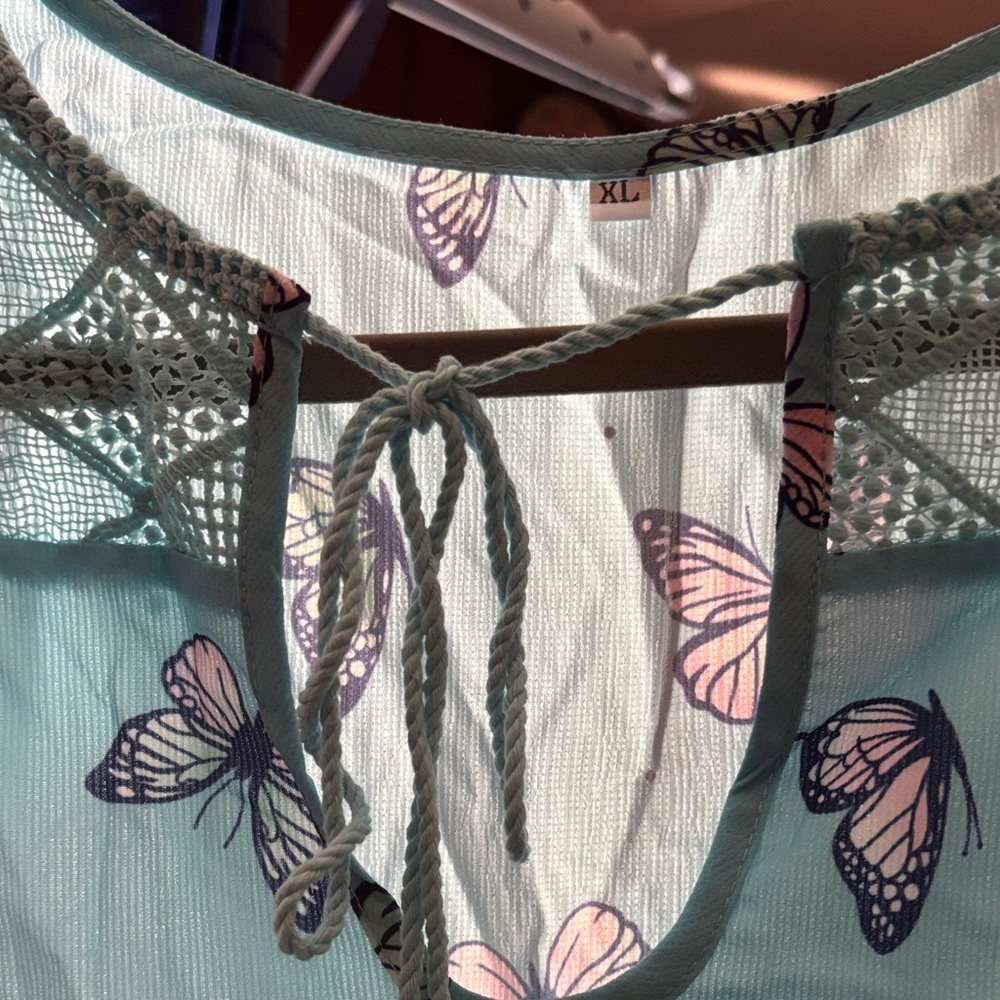 Butterfly Print Teal Blouse - Picture 4 of 4
